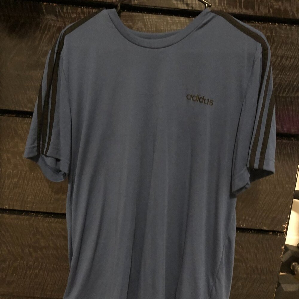 Men's Adidas Short-Sleeved T-Shirt Size L